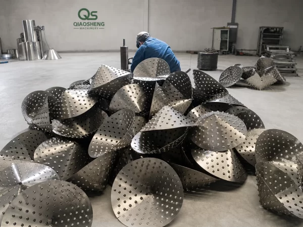 Vertical Feed Mixer perforated auger blades
