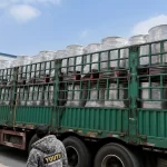 Stainless Vertical Feed Mixer truck loading