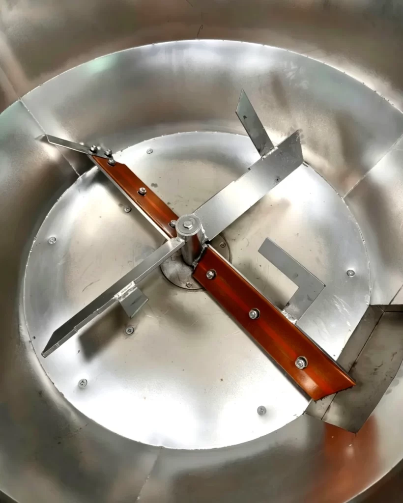 Flat Bottom Feed Mixer Tank Blade Top