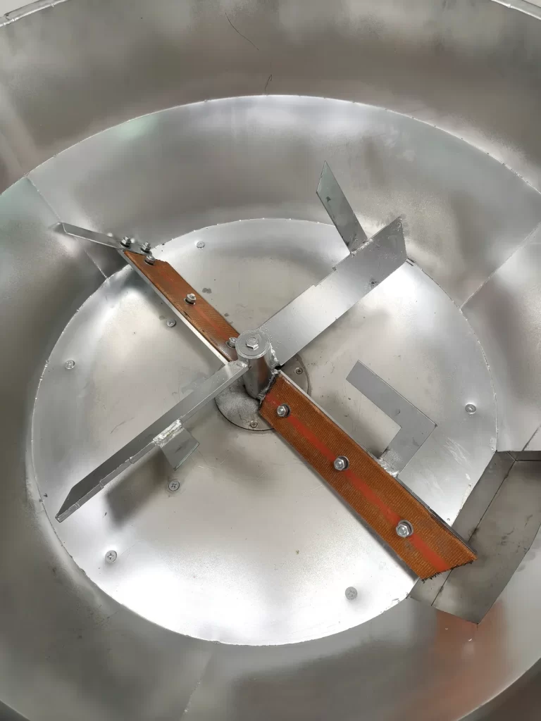 Flat Bottom Feed Mixer Top Blade Alt